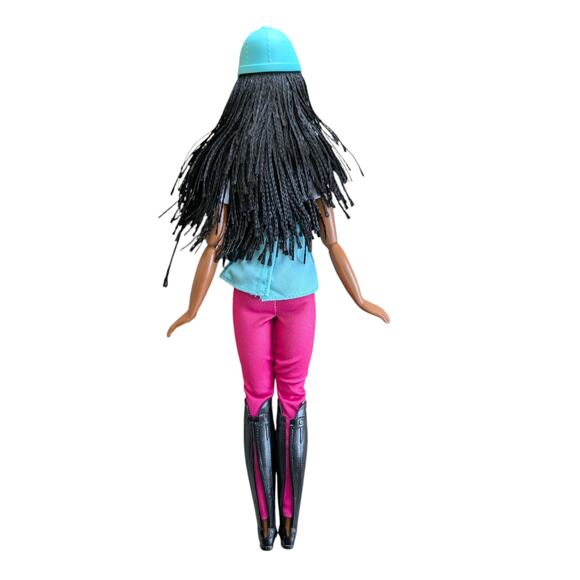 Barbie Mysteries The Great Horse Chase Barbie Brooklyn Doll Riding Clothes HXJ39 - Picture 2 of 3